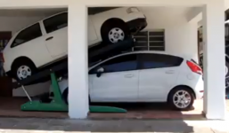 Thiết kế garage đỗ ôtô sáng tạo cho không gian nhỏ hẹp